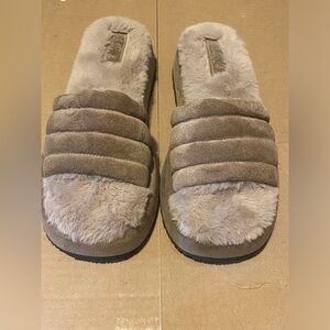 P448 Luxury Brand Sandals Size 38 Grey Tan Made In Italy Size 8 Furry Cushion